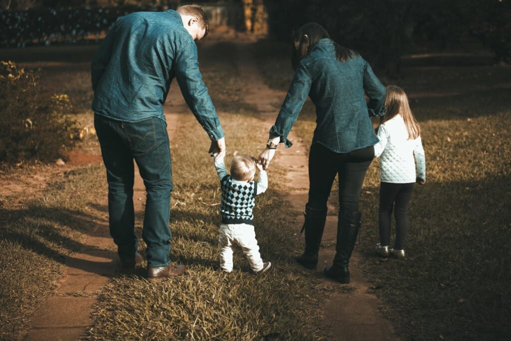 L’équilibre entre vie de couple et parentalité : comment préserver son couple après l’arrivée de bébé ?